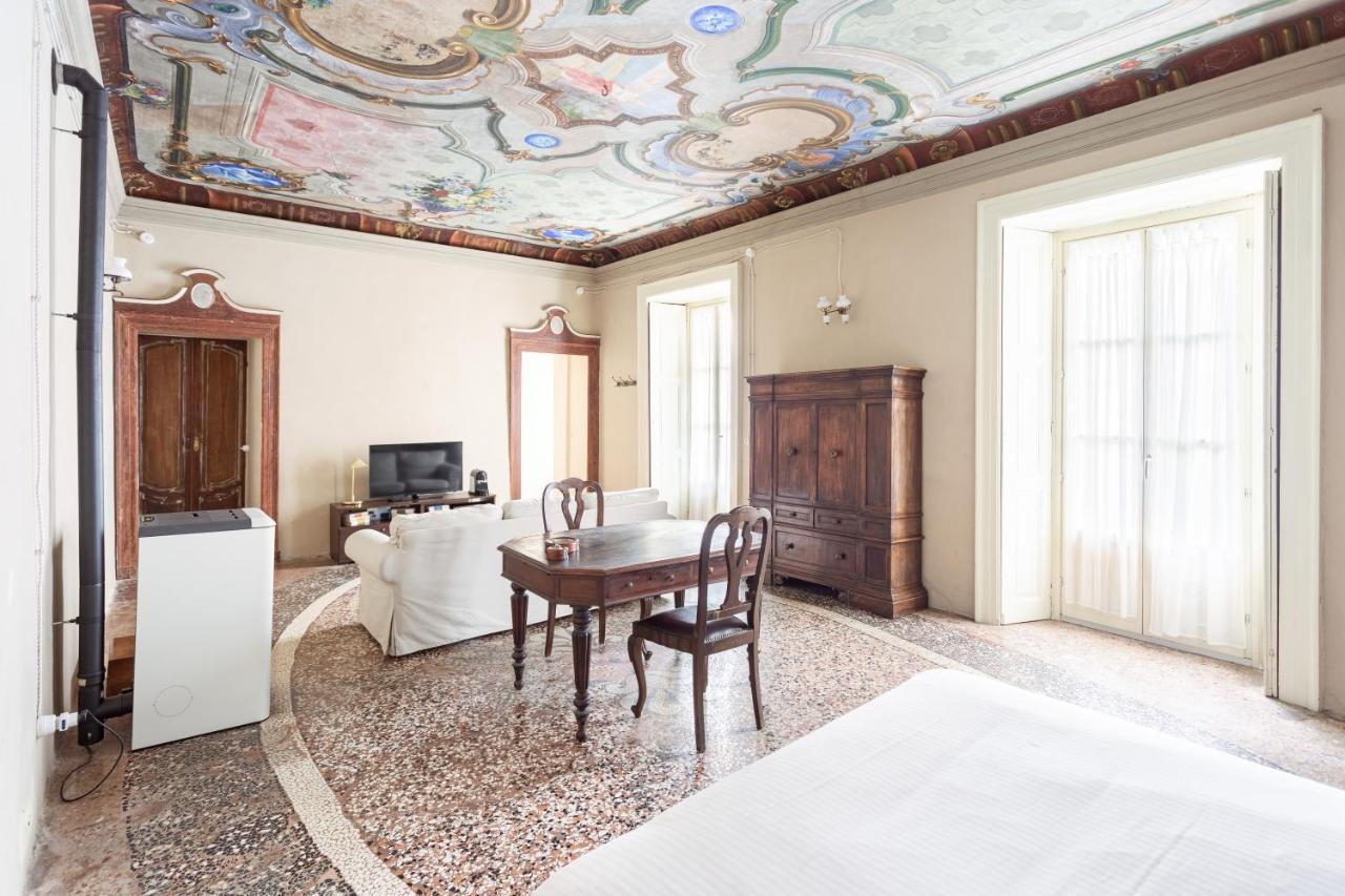 Palazzo Mia By Icasamia It Lejlighed Castello Cabiaglio Eksteriør billede